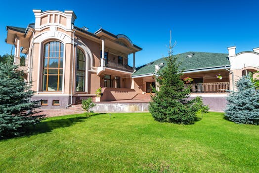 The Villas That Live Between Land and Dream